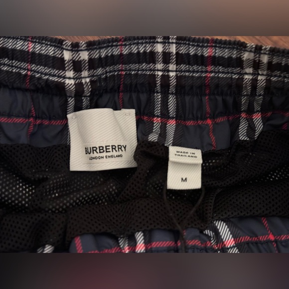 Burberry men’s Swimming Trunks Size M - Picture 6 of 10